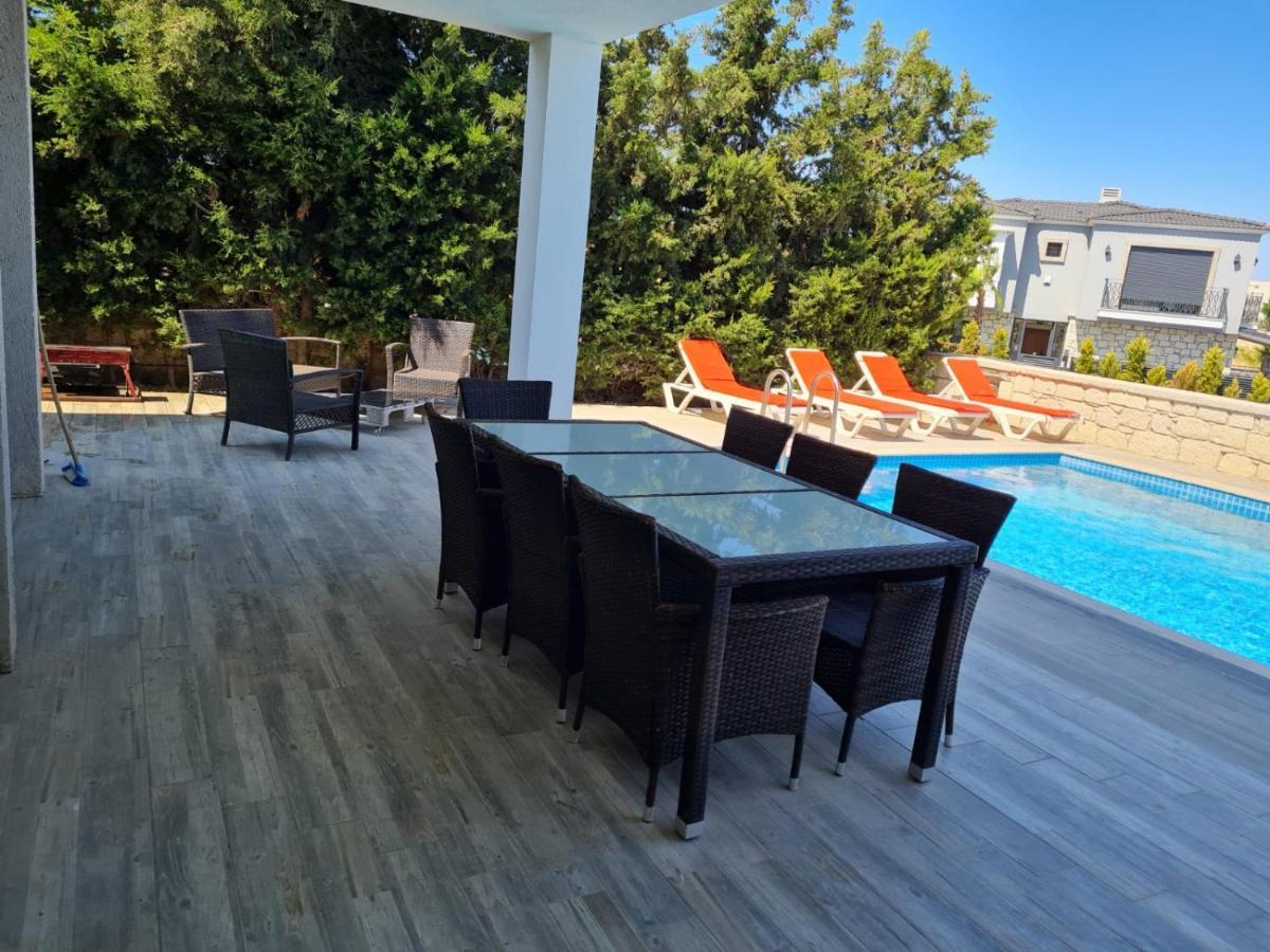 De-Lale Villa Cesme Bagian luar foto