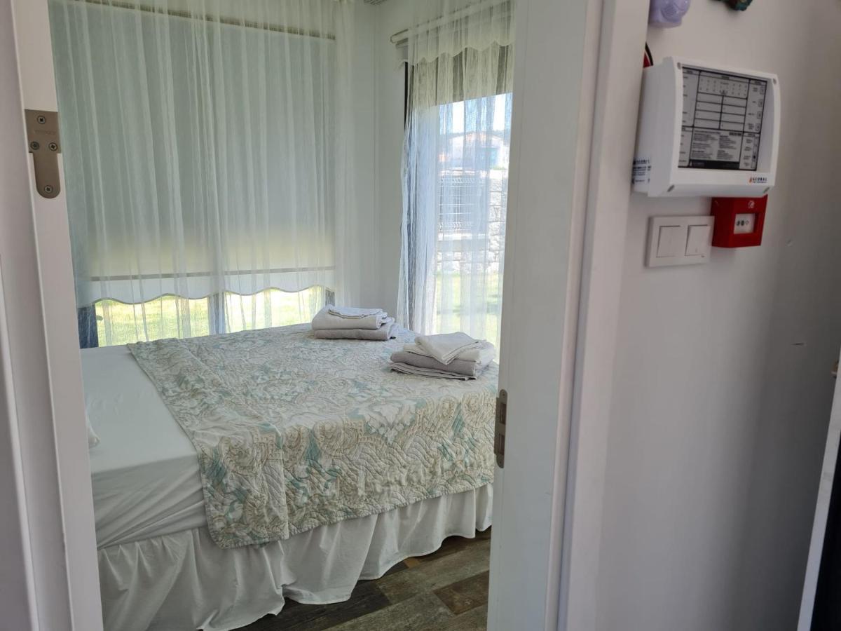 De-Lale Villa Cesme Bagian luar foto